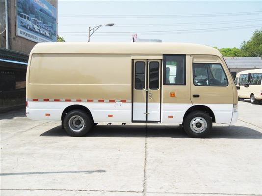 চীন 2+1 Layout Coaster Transport Minivan Diesel Mini Passenger Van 6 Meter সরবরাহকারী